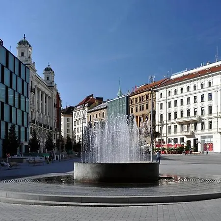 New Luxury Main Square Apartment